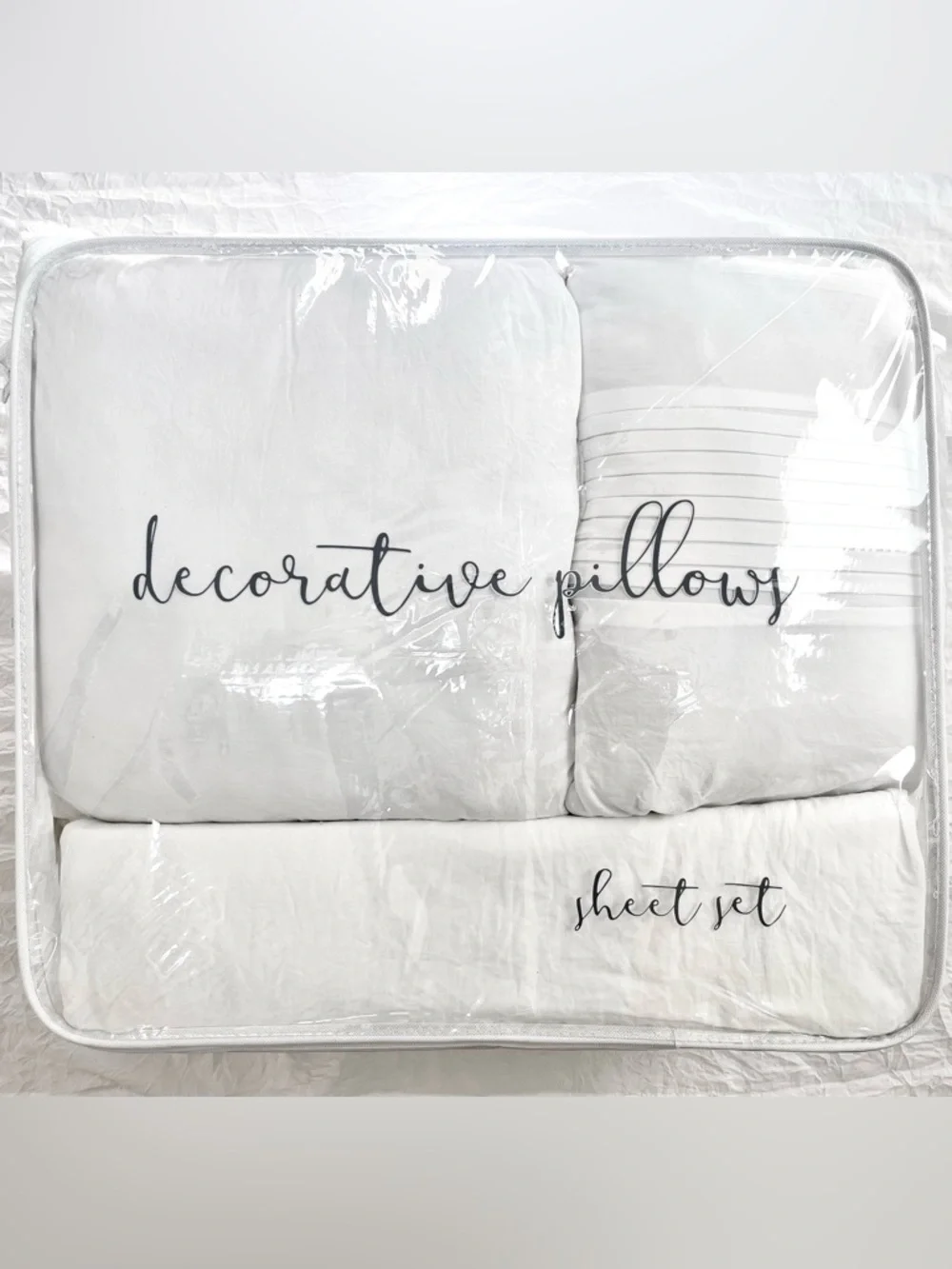 💕NWT King - White 10-Piece Dream Stories Comforter & Sheet Set